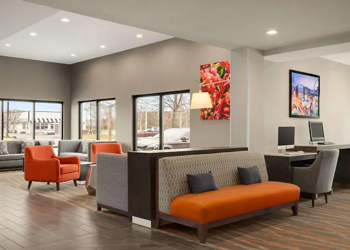 La Quinta Inn & Suites By Wyndham St Louis Route 66