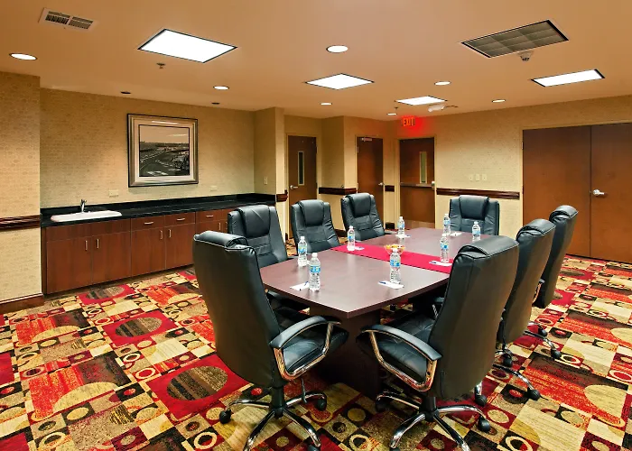 Holiday Inn Express Hotel & Suites Talladega By Ihg