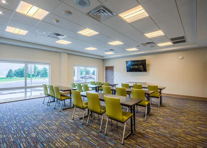 Holiday Inn Express & Suites Reedsville - State Coll Area, An Ihg Hotel