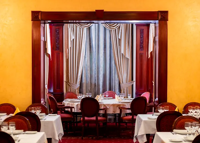 Hotel Golden House