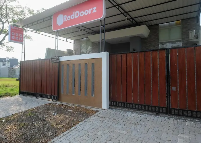 Reddoorz Near Kawasan Bandara Ahmad Yani Semarang 2