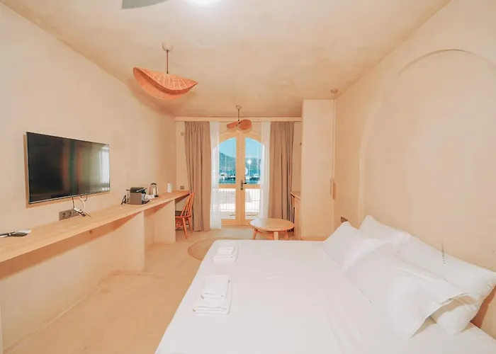 Felix Rooms