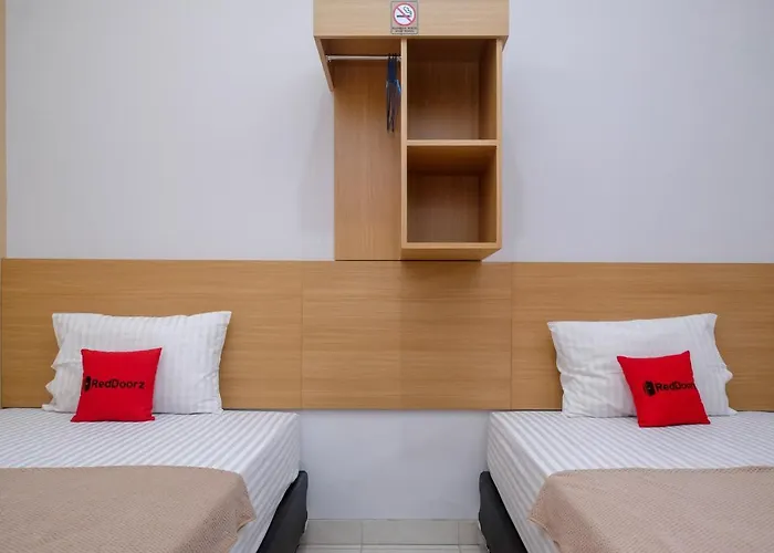 Reddoorz Syariah Near Perempatan Kartasura