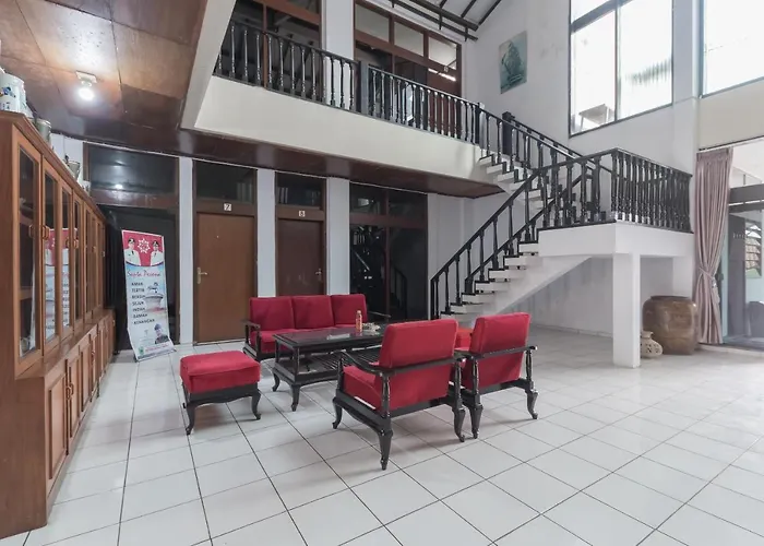 Reddoorz Syariah Near Taman Kota Kuningan