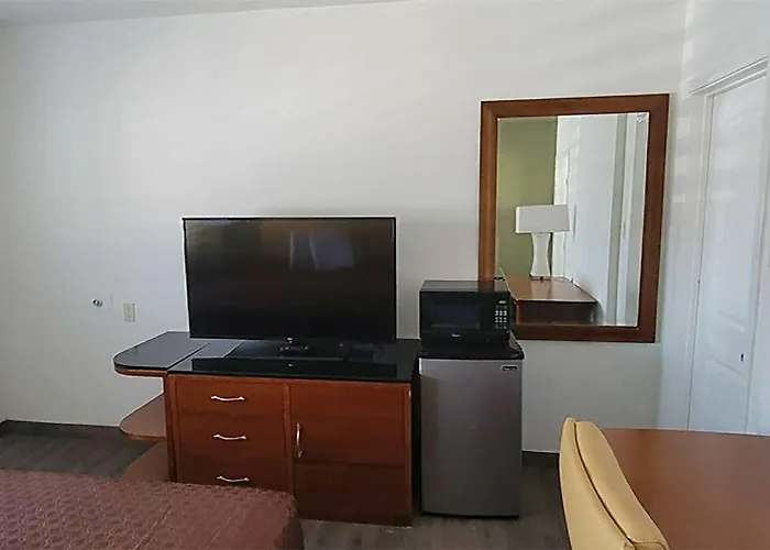 Super 8 El Centro N