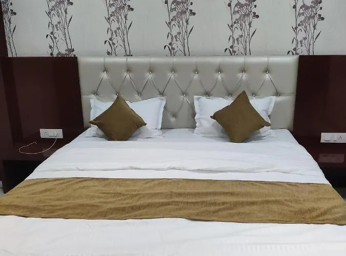 Hotel Praj Paradise