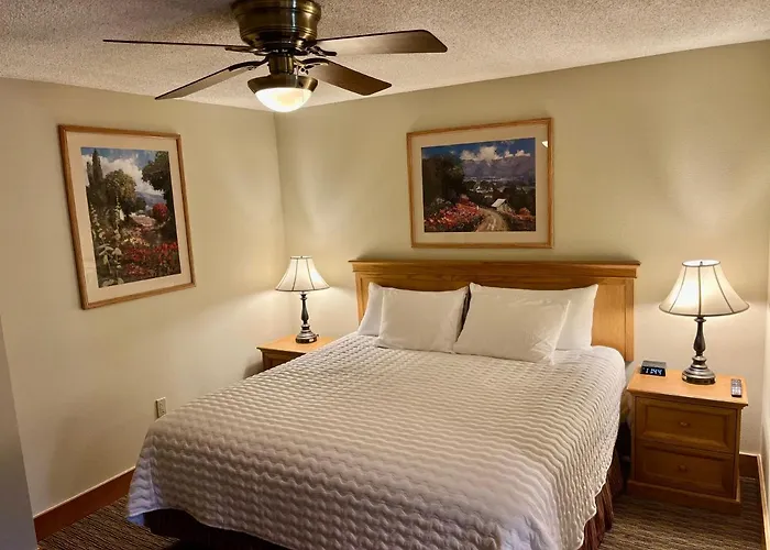 Mt Cb Base Area With King Bed, Outdoor Hot Tub & Pool