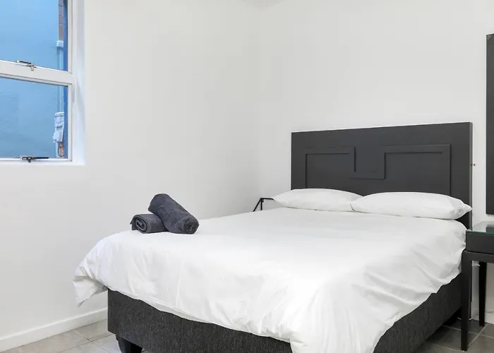 Inn & Out Express Sea Point
