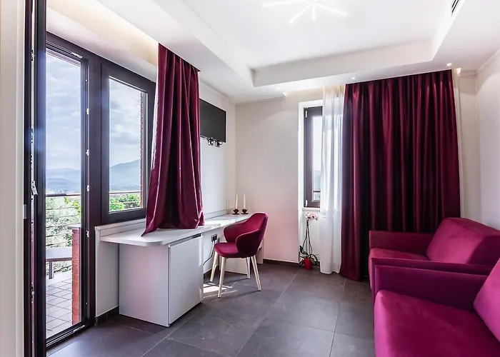 LUAL Bleisure Hotel