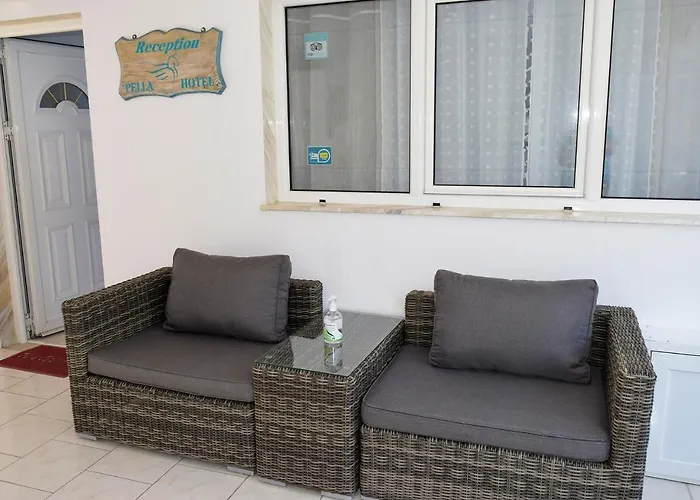 Pella Hotel - New