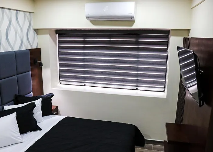 Hotel Mision 11