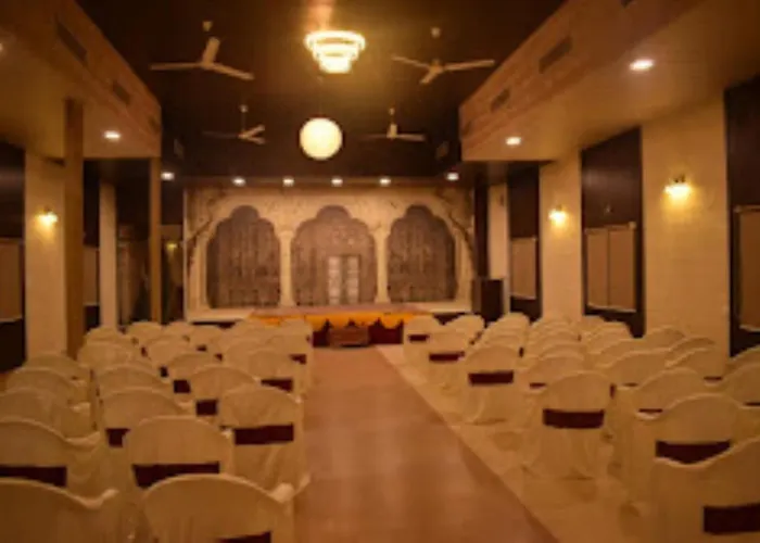 Hotel Vaidya Regency & Manuhar Restaurant, Balaghat