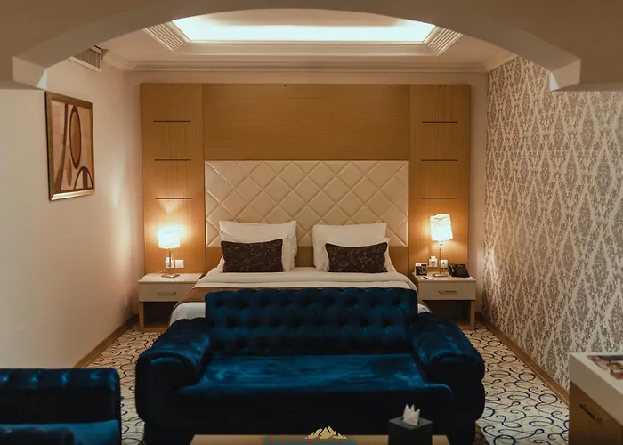 Highcrest Hotel