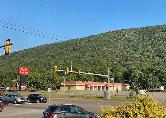 Econo Lodge Inn & Suites Norton - Wise South