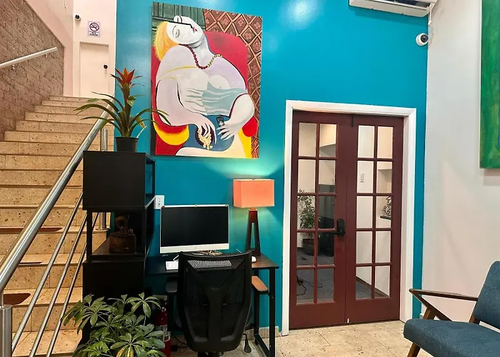 INTJ Hotel