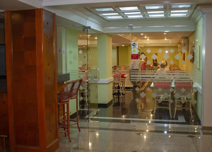 Trevi Hotel E Business
