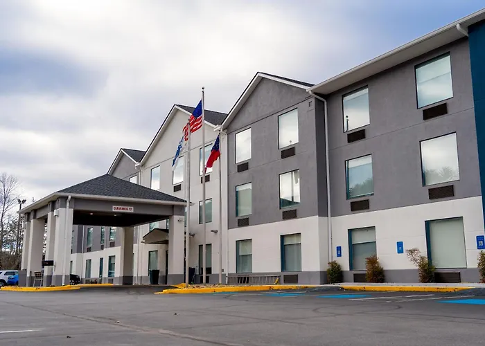 Holiday Inn Express & Suites Hiawassee By Ihg