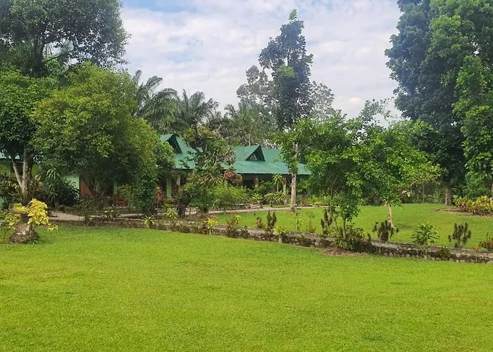 Wisma Batu Mandi And Jungle Trekking