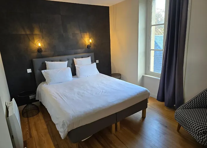 Au Loup Historic Apartments