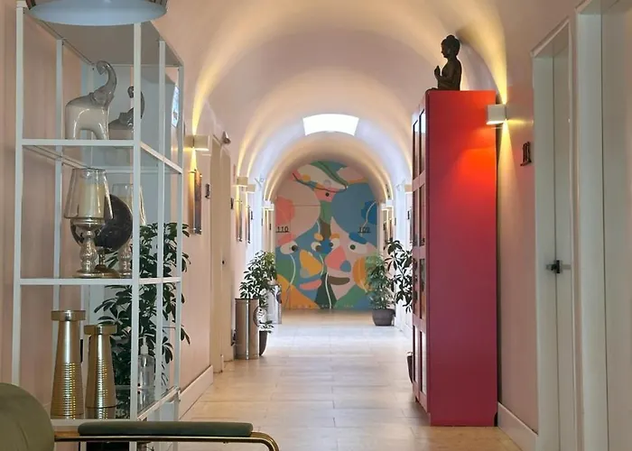 INTJ Hotel