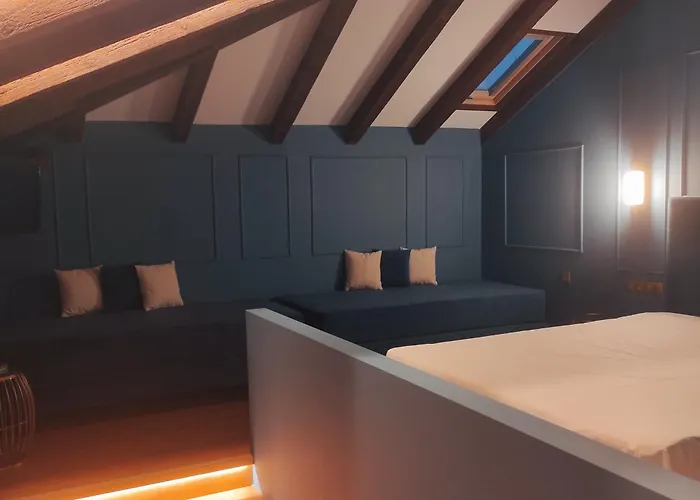 L Suites The Writer'S House