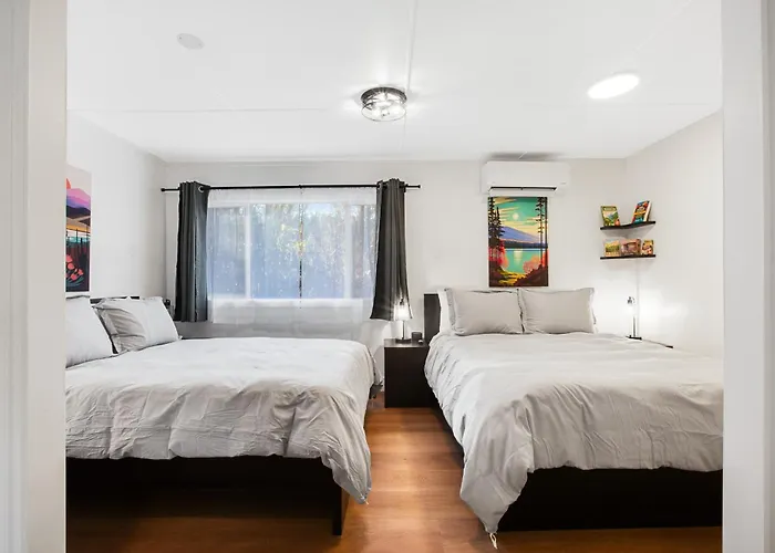 Mount Constance, Room 10 At Mount Walker Inn