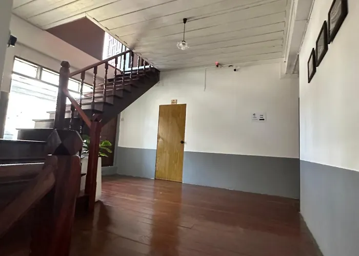 Thadan Guest House