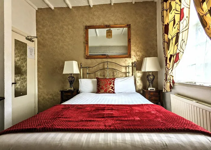 Brookside Hotel & Restaurant