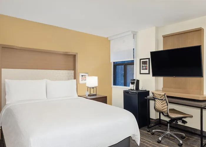 Holiday Inn Toronto Downtown Centre By Ihg