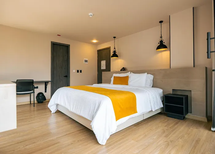 Balmoral Plaza Hotel