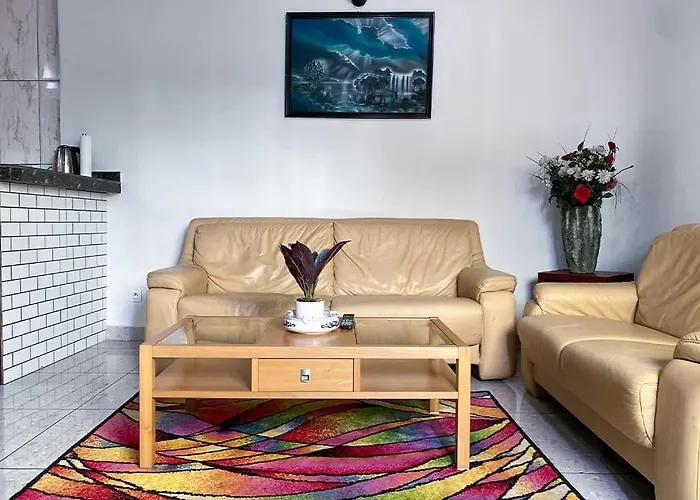 Double Twins Hotel & Suites