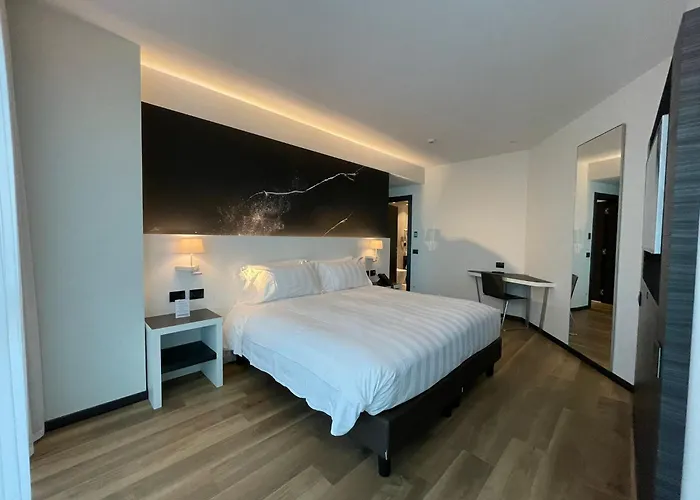 Life Hotel
