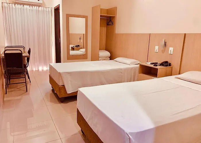 Victoria Plaza Hotel