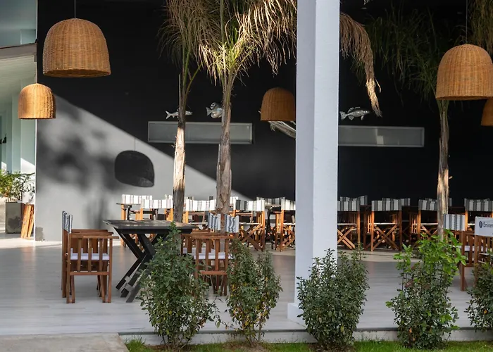 Howard Johnson Hotel & Convention Center Madariaga - Carilo