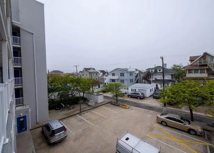 Wesley Paradise ☆Chic 1Bd + Private Balcony & Pool