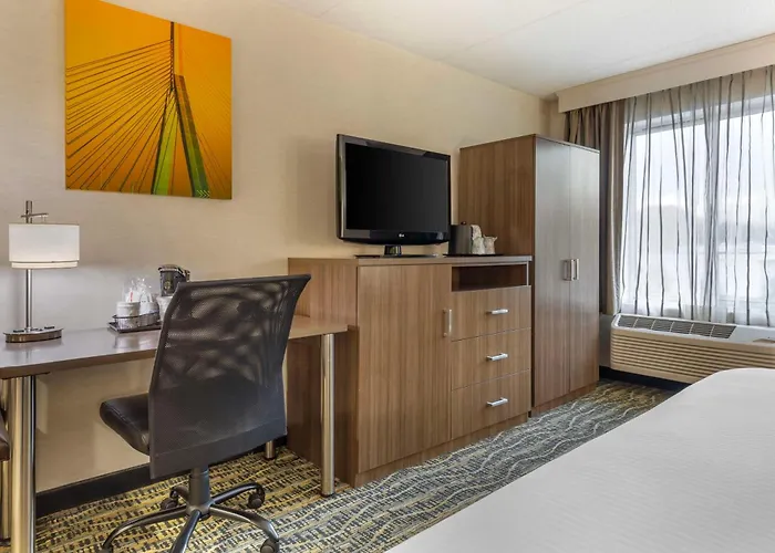Best Western Plus New Englander
