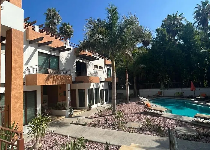 Casa Bugambilias