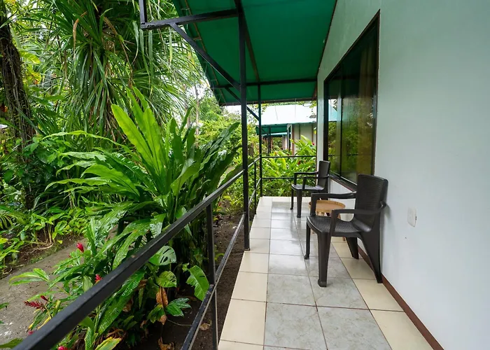 Hotel Tortuguero Beachfront