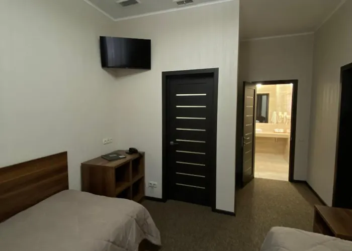 Status Hotel