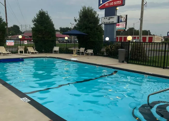 Fortune Inn & Suites Newport