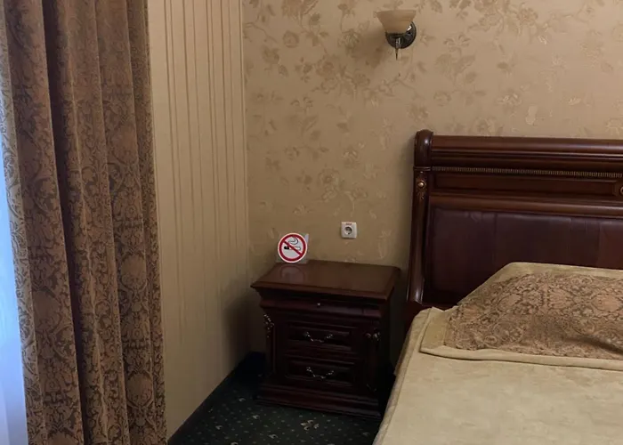 Status Hotel