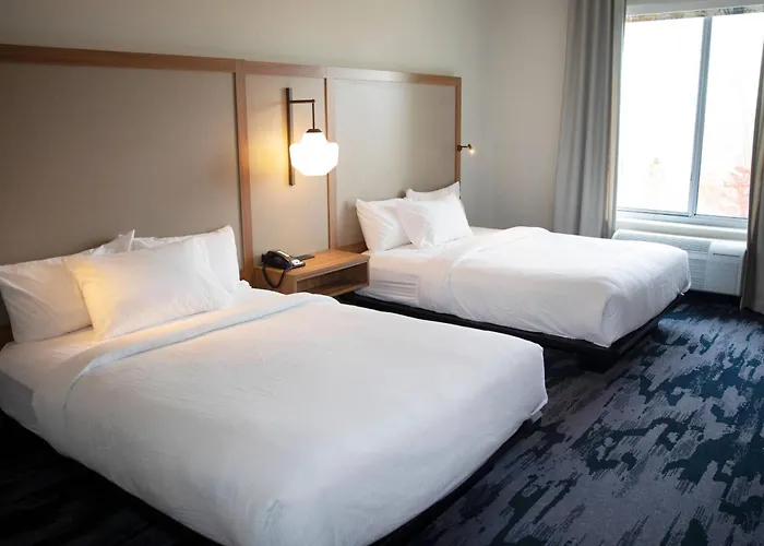 Fairfield Inn & Suites Marquette