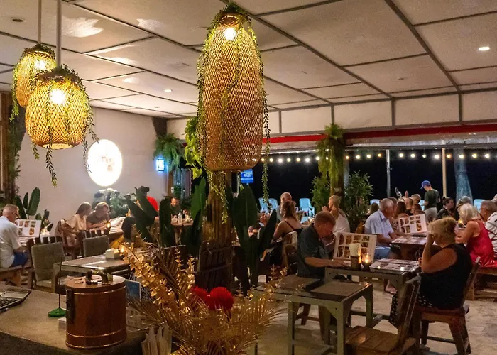 Deng'S Kamala Beach Guesthouse
