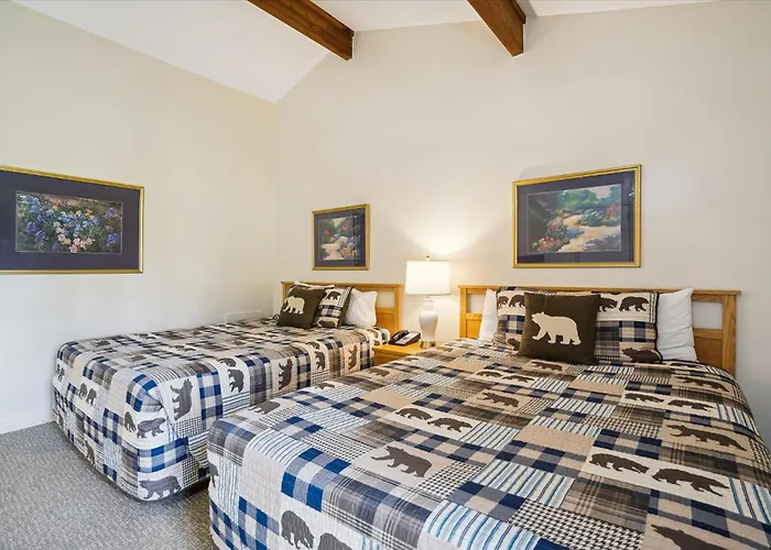 Cedarbrook Two Queen Bed Standard Hotel Room With Outdoor Heated Pool 104