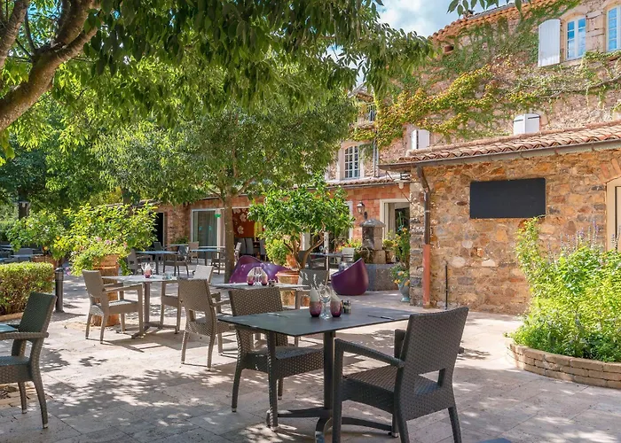 Logis Hotel Restaurant Le Pradinas