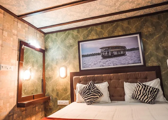 Venice Premium Houseboats Alleppey