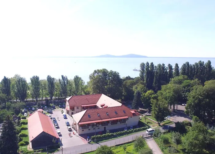 Hotel Halaszkert Badacsony