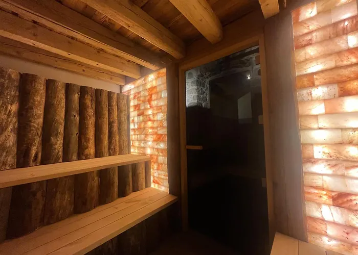 Gite Roche Des Ducs avec Piscine toute l'année, Spa, Sauna, Hammam