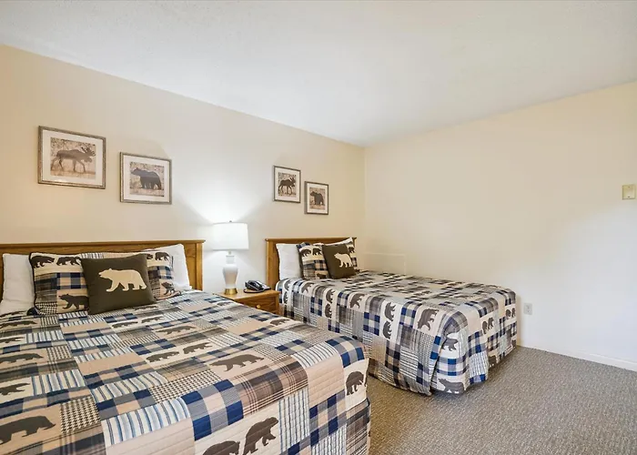 Cedarbrook Hotel Room W/2 Doubles 101