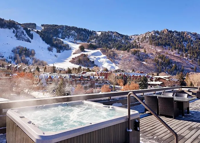 Independence Square 310, Chic, Remodeled Studio W/ Great Location In Aspen, A/C, & Kitchenette
